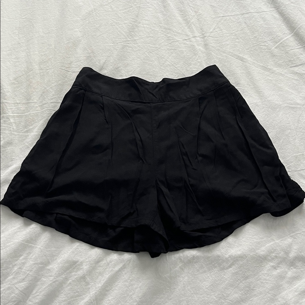 American eagle flowy shorts